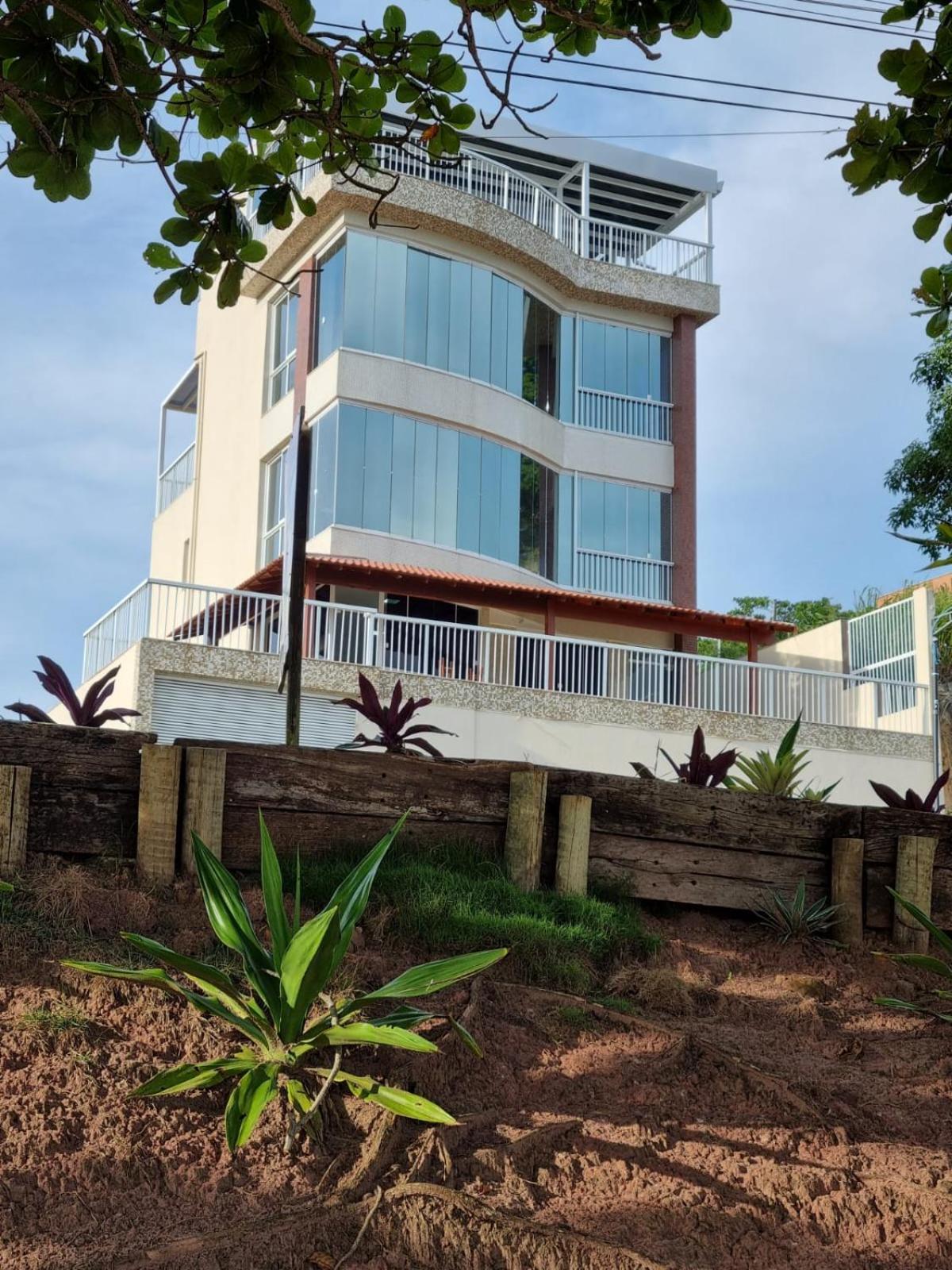 Ipe Amarelo - Frente Ao Mar Na Praia De Meaipe, Guarapari Extérieur photo